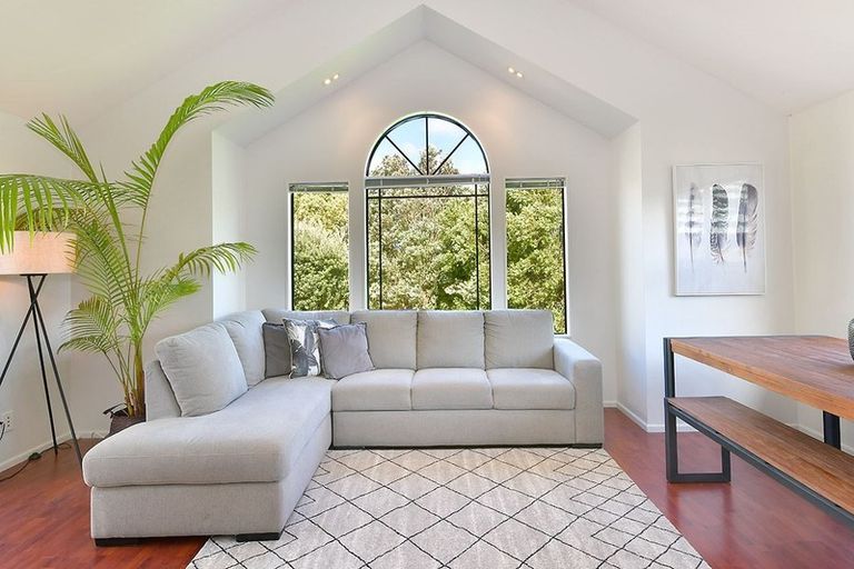 Photo of property in 34 Savoy Road, Orewa, 0931