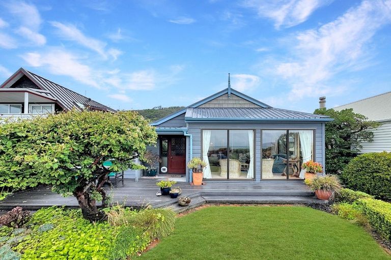 Photo of property in 123 Marine Parade, Eastbourne, Lower Hutt, 5013