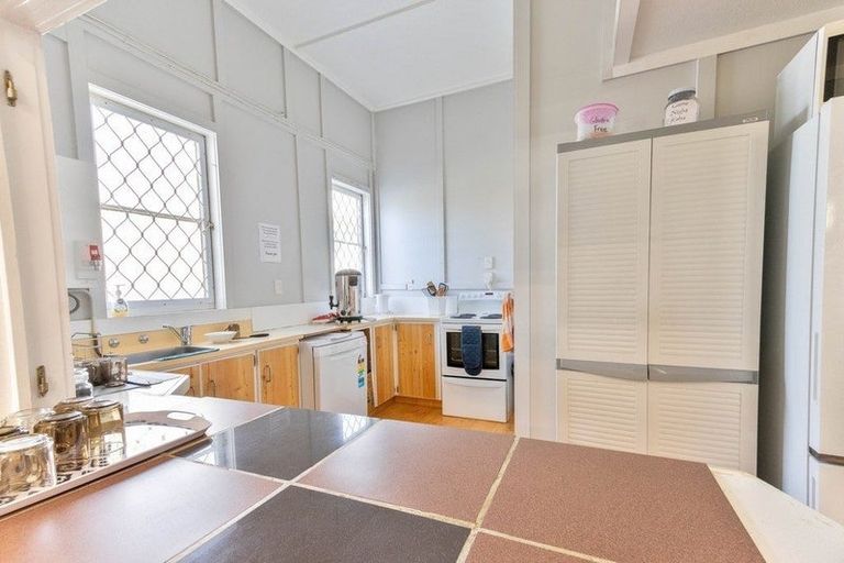 Photo of property in 1 Bignell Street, Gonville, Whanganui, 4501