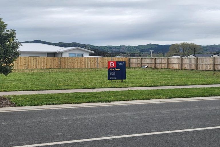 Photo of property in 27 Allan Avenue, Lytton West, 4071