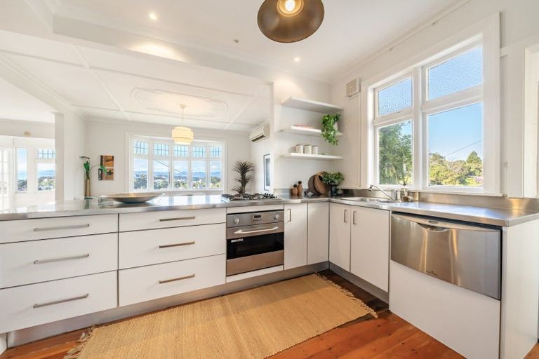 Photo of property in 4 Norna Crescent, Kelburn, Wellington, 6012