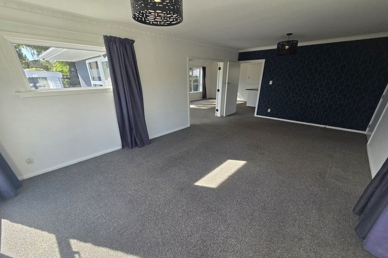 Photo of property in 42 Waratah Street, Avondale, Christchurch, 8061