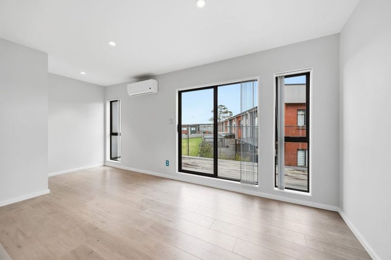 Photo of property in 7 Meritage Lane, Te Atatu South, Auckland, 0610