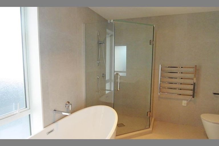 Photo of property in 28 Stephen Avenue, Henderson, Auckland, 0610