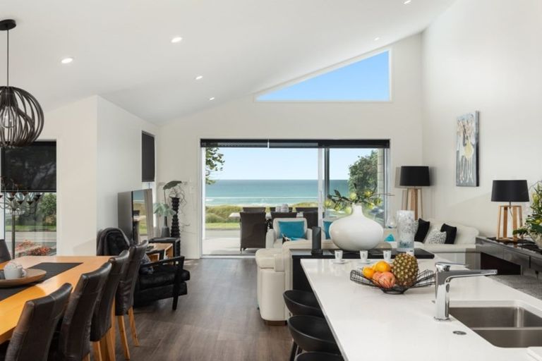 Photo of property in 173 Marine Parade, Mount Maunganui, 3116