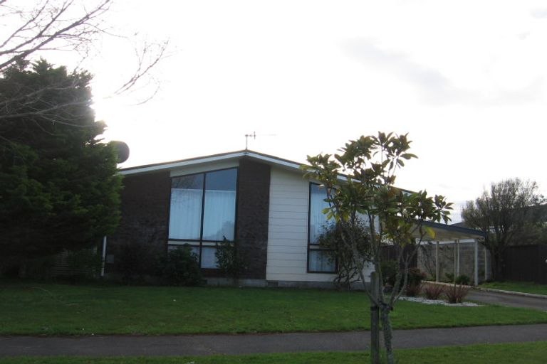 Photo of property in 17 Paradise Place, Milson, Palmerston North, 4414