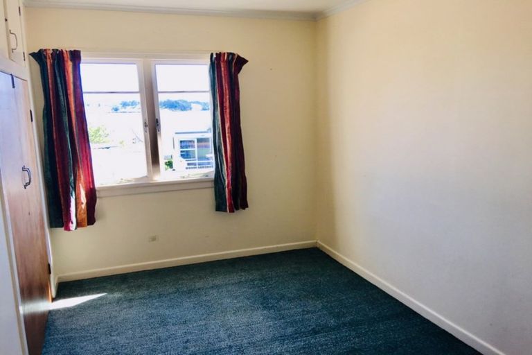 Photo of property in 6 Oxford Street, Whakapirau, Maungaturoto, 0583