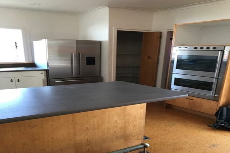 Photo of property in 31 Norwood Road, Bayswater, Auckland, 0622