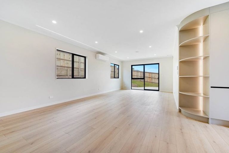 Photo of property in 16 Viv Green Place, Pokeno, 2402