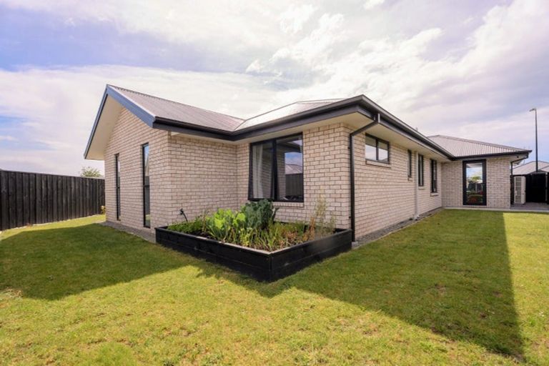 Photo of property in 27 Henshaw Street, Woodend, 7610