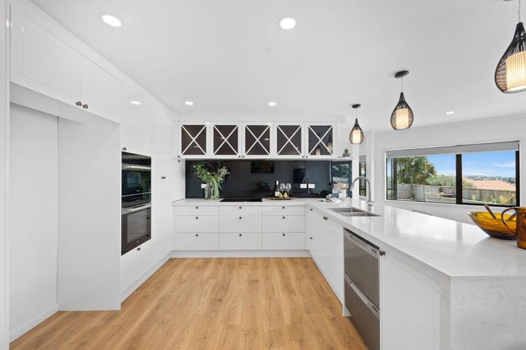 Photo of property in 216 Whitford Road, Shamrock Park, Auckland, 2016