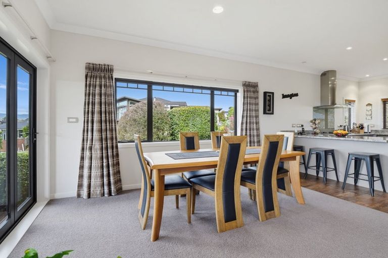 Photo of property in 71 Ruapehu Drive, Fitzherbert, Palmerston North, 4410