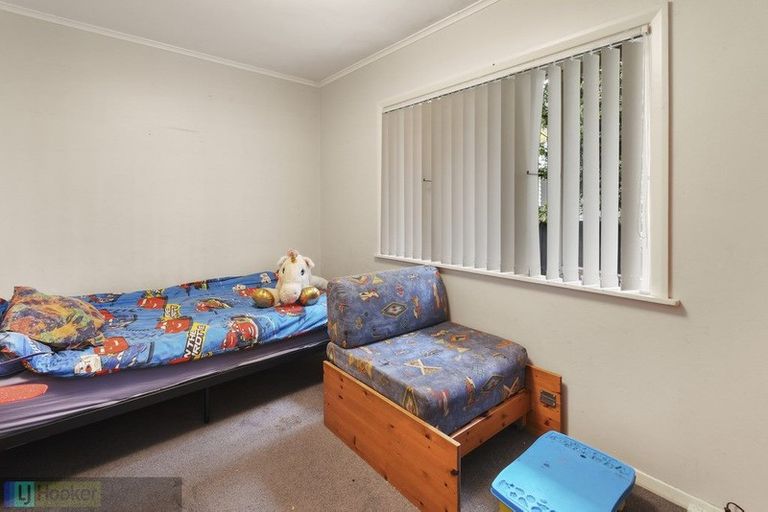 Photo of property in 10 Rollerson Street, Papakura, 2110