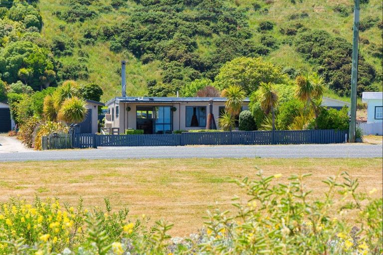 Photo of property in 19 South Bay Parade, South Bay, Kaikoura, 7300