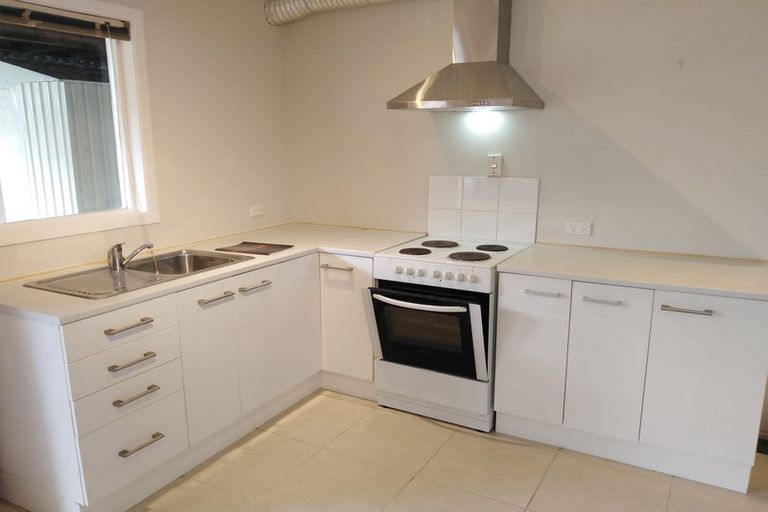 Photo of property in 76 Wade River Road, Stanmore Bay, Whangaparaoa, 0932