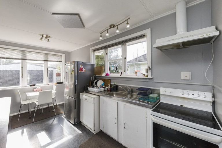 Photo of property in 34 Galway Avenue, Hokowhitu, Palmerston North, 4410