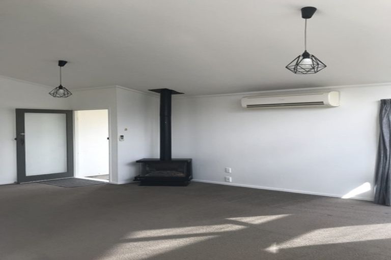 Photo of property in 28 Spinella Drive, Bayview, Auckland, 0629