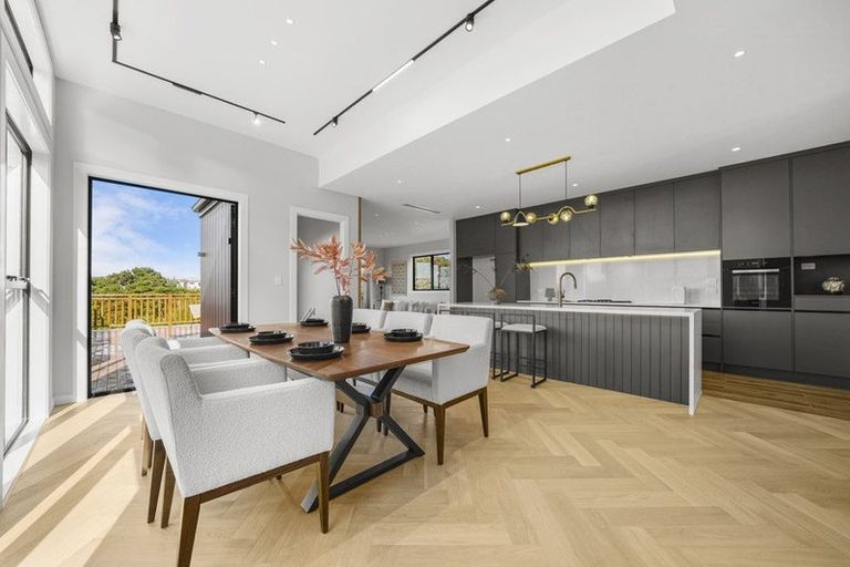 Photo of property in 18 Pukeko Road, Hobsonville, 0616
