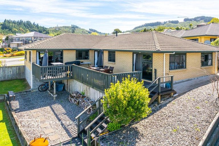 Photo of property in 16 Kirton Drive, Riverstone Terraces, Upper Hutt, 5018