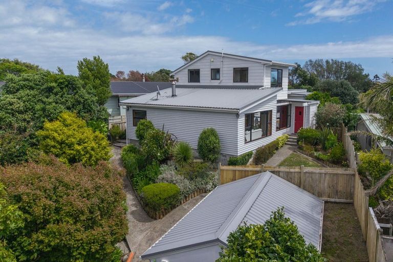 Photo of property in 5 Miro Road, Raumati South, Paraparaumu, 5032