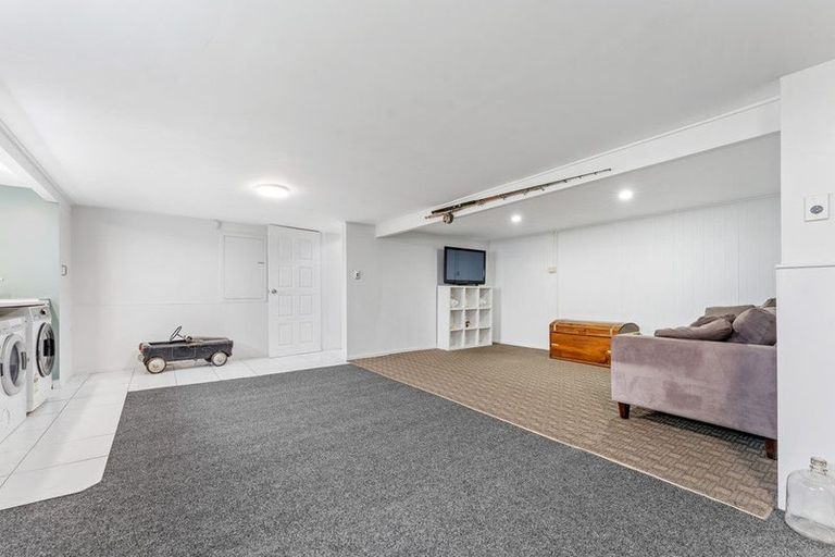 Photo of property in 33 Totara Road, Stanmore Bay, Whangaparaoa, 0932
