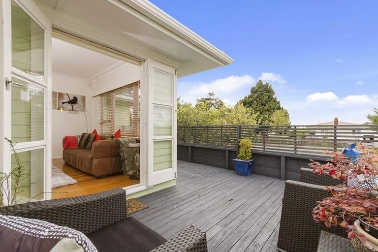 Photo of property in 26 Montmere Avenue, Te Atatu Peninsula, Auckland, 0610