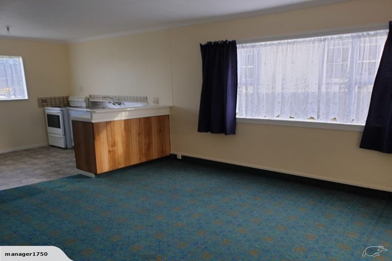 Photo of property in 120 Cornfoot Street, Castlecliff, Whanganui, 4501