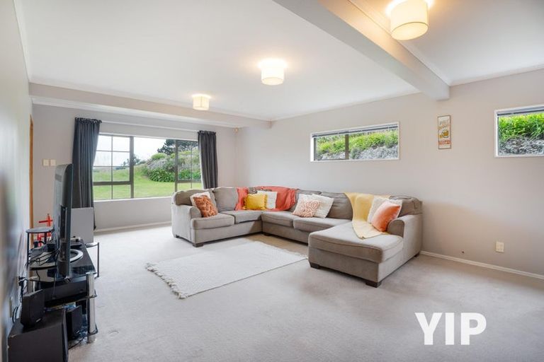 Photo of property in 85 Woodman Drive, Tawa, Wellington, 5028