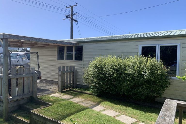 Photo of property in 46 Moana Street, Otaki Beach, Otaki, 5512