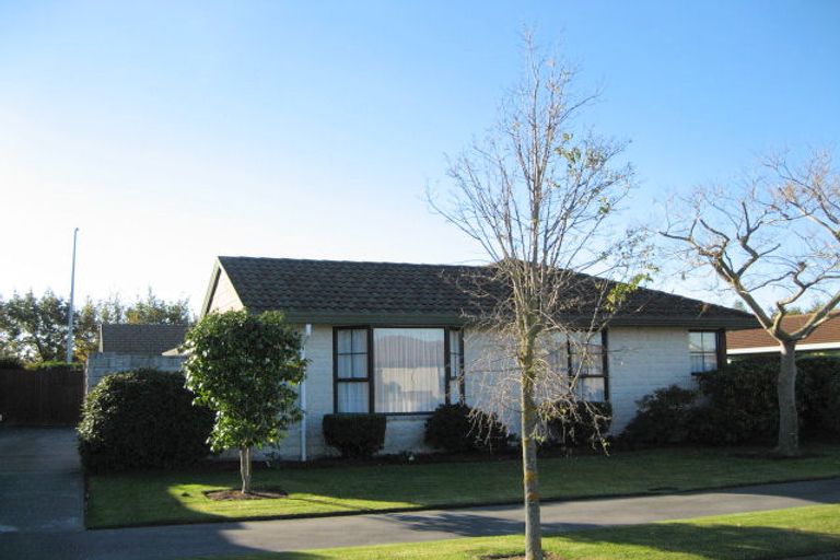 Photo of property in 68 Sarabande Avenue, Redwood, Christchurch, 8051