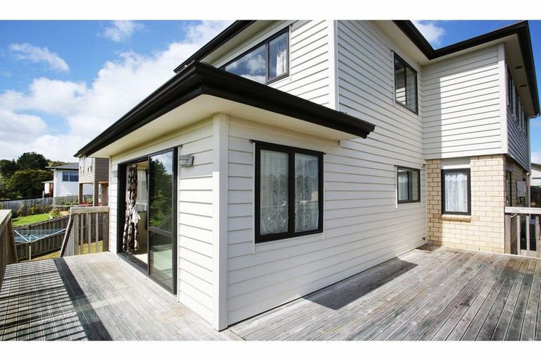 Photo of property in 12 Kokako Rise, Papakura, 2110
