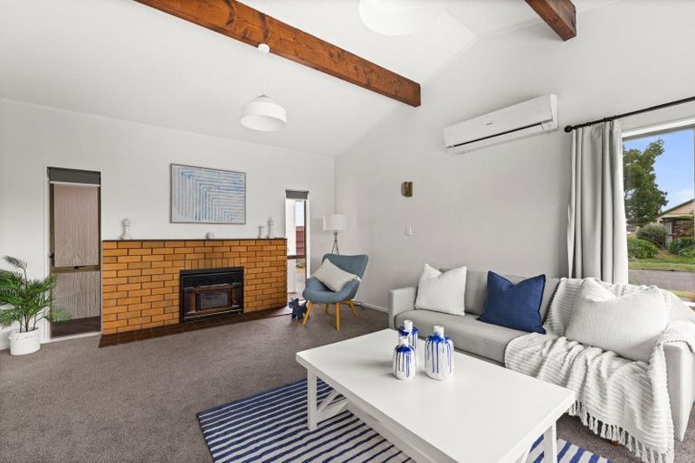 Photo of property in 35 Townshend Crescent, Greenmeadows, Napier, 4112