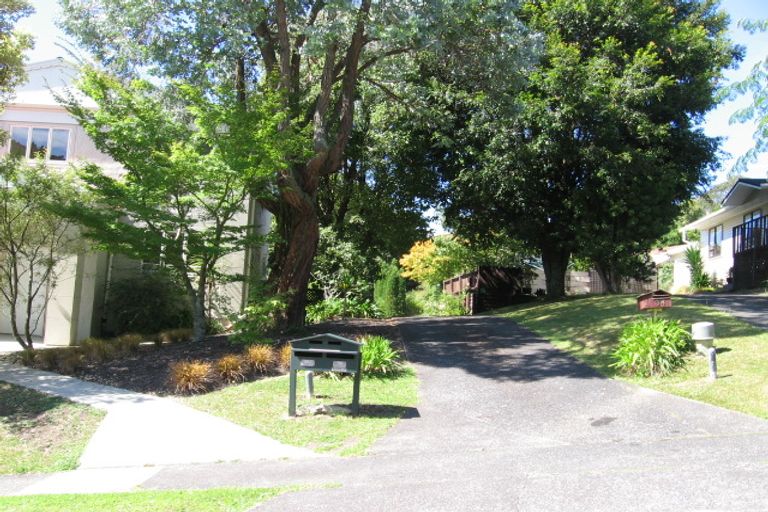 Photo of property in 1/36 Saddleback Rise, Murrays Bay, Auckland, 0630