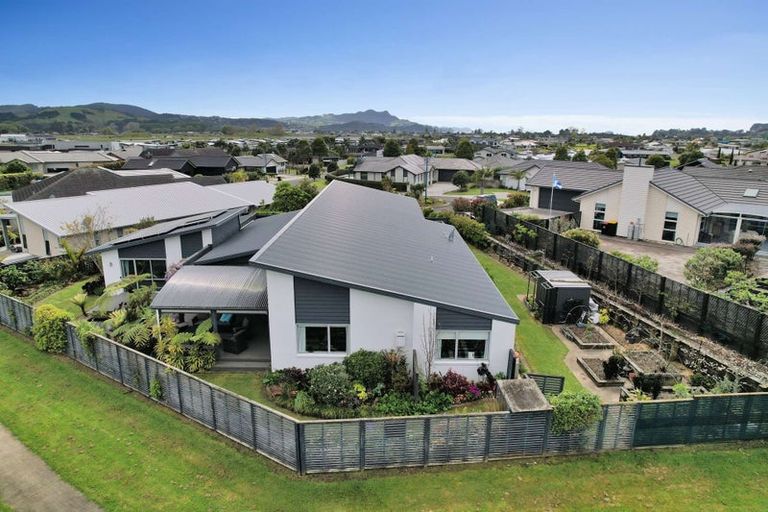Photo of property in 20 Roseberry Place, Whitianga, 3510