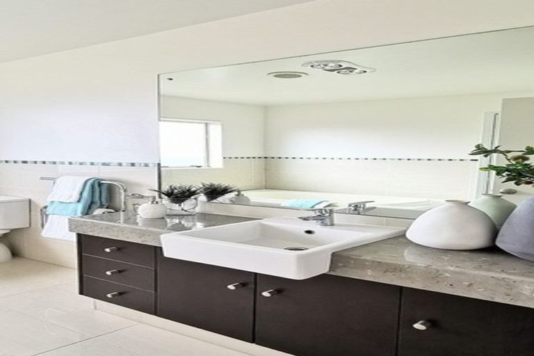 Photo of property in 31 Amaretto Avenue, Flat Bush, Auckland, 2019