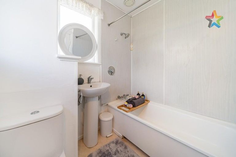 Photo of property in 68 Churton Crescent, Taita, Lower Hutt, 5011