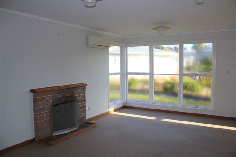 Photo of property in 14 Adams Place, Te Kamo, Whangarei, 0112