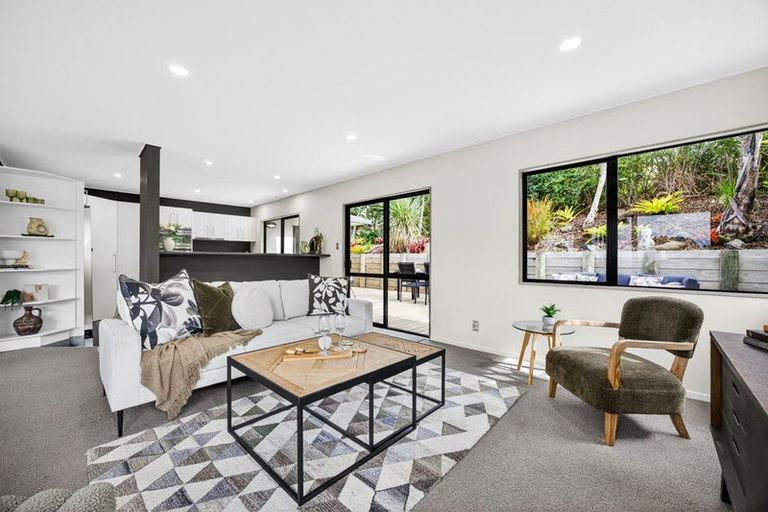 Photo of property in 1/70b Carlisle Road, Browns Bay, Auckland, 0632