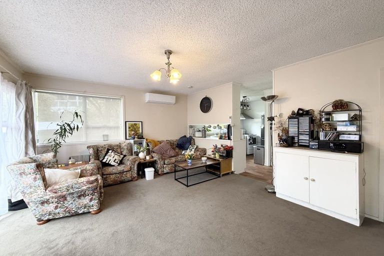 Photo of property in 2/12 Velma Road, Hillcrest, Auckland, 0627