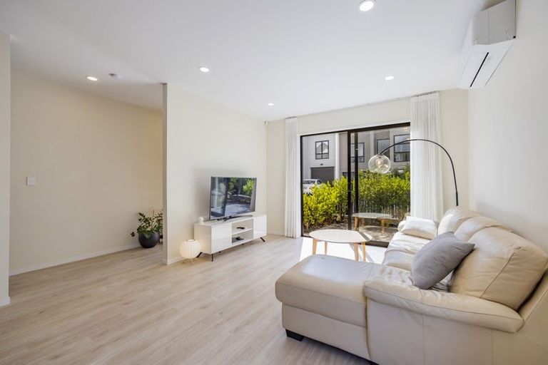 Photo of property in 43 Westgate Drive, Westgate, Auckland, 0614