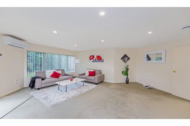 Photo of property in 2/115 Arran Road, Browns Bay, Auckland, 0630