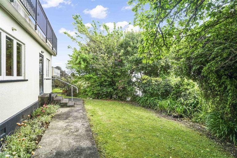 Photo of property in 13 Ruakiwi Road, Hamilton Lake, Hamilton, 3204