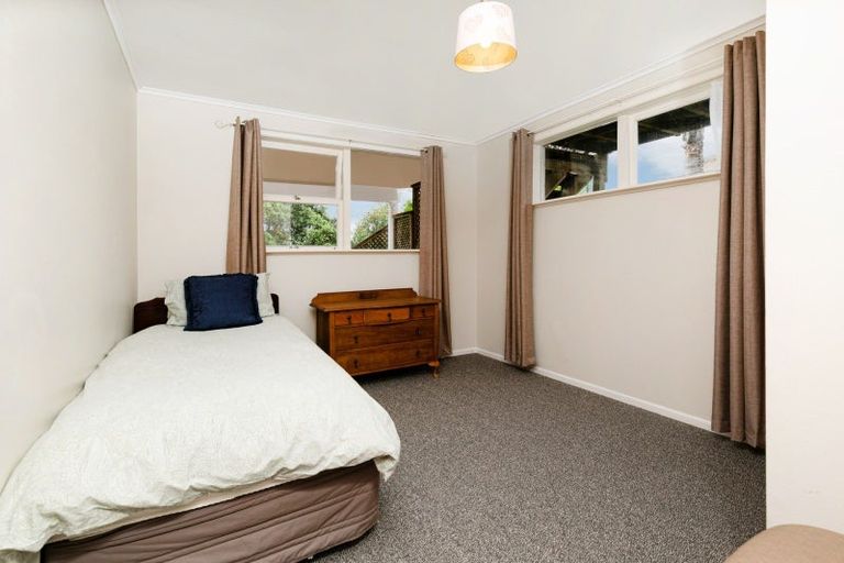 Photo of property in 10 Rock Isle Road, Torbay, Auckland, 0630