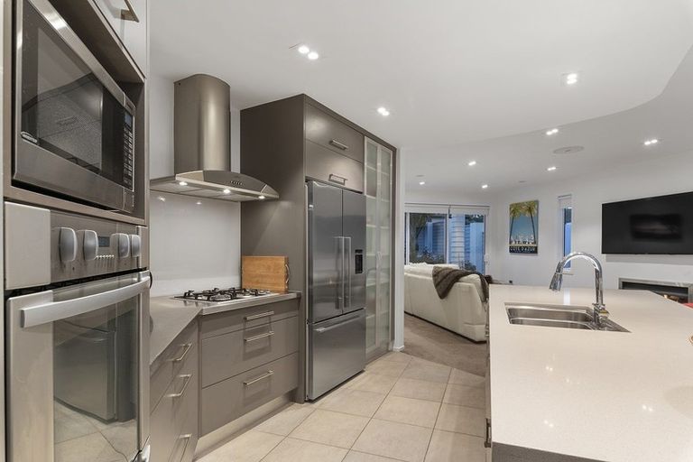 Photo of property in 11 Prospect Terrace, Milford, Auckland, 0620