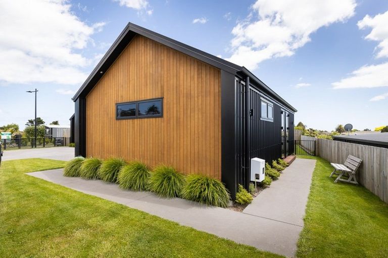 Photo of property in 8a Aderman Place, Hurworth, New Plymouth, 4310