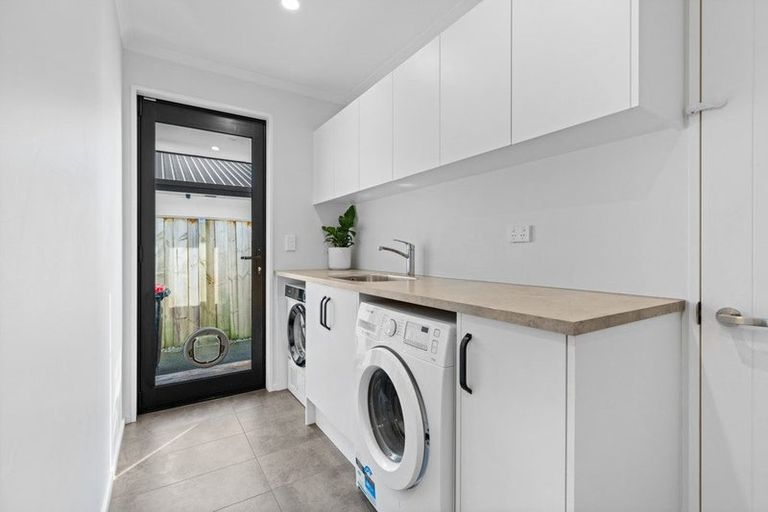 Photo of property in 33 Te Hurunui Drive, Pegasus, 7612