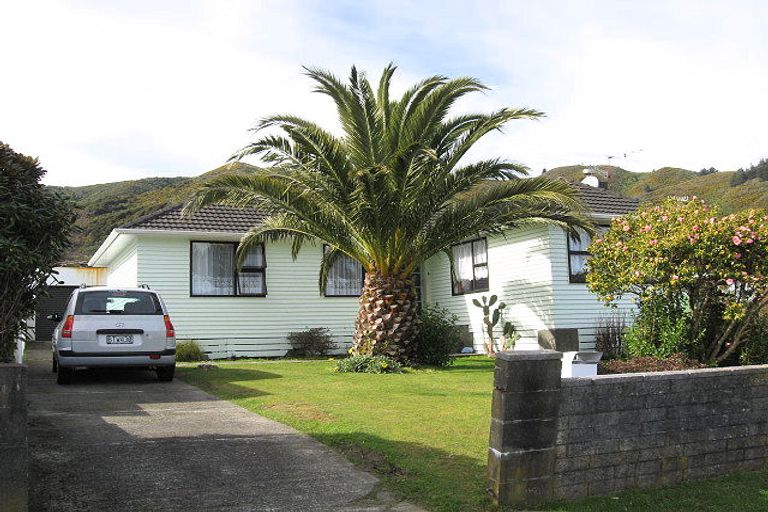 Photo of property in 50 Wise Street, Wainuiomata, Lower Hutt, 5014