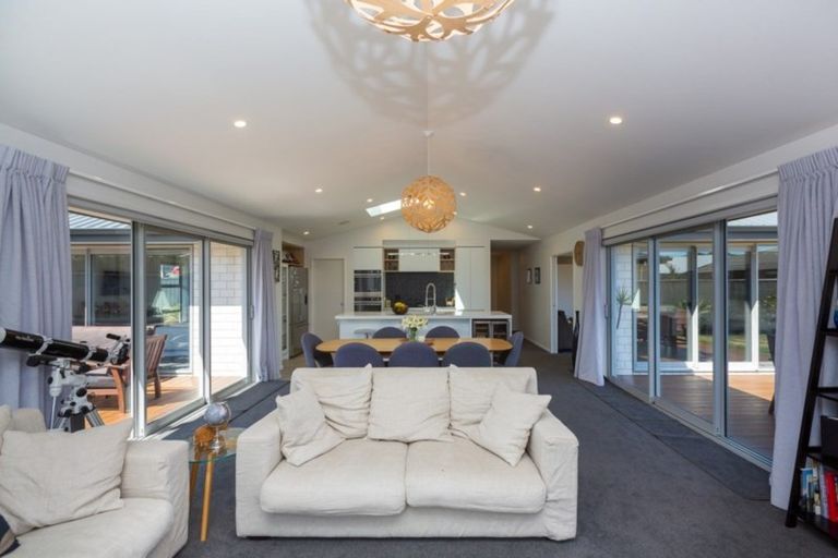 Photo of property in 3 Garrett Drive, Whalers Gate, New Plymouth, 4310