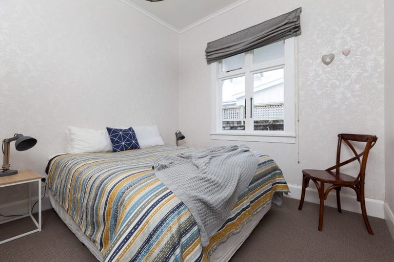 Photo of property in 87 Pendarves Street, New Plymouth, 4310