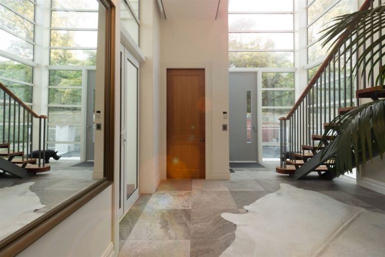 Photo of property in 15 Salmont Place, Kelburn, Wellington, 6012